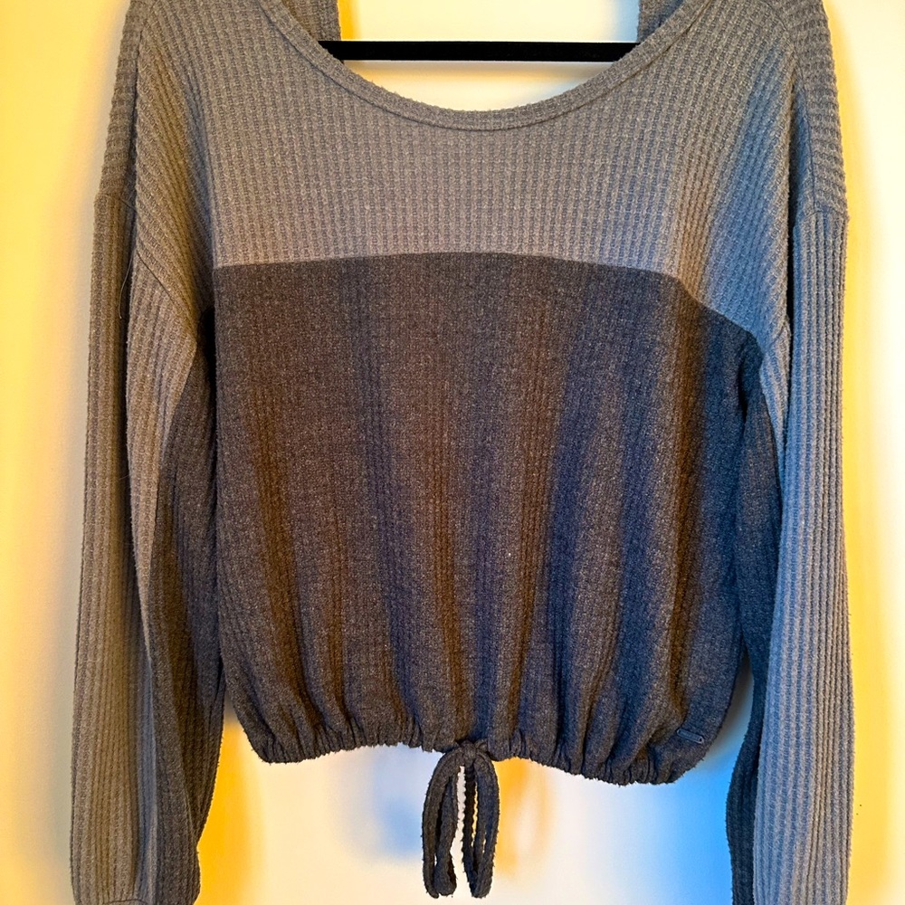 Hollister Long Sleeve Cropped sweater